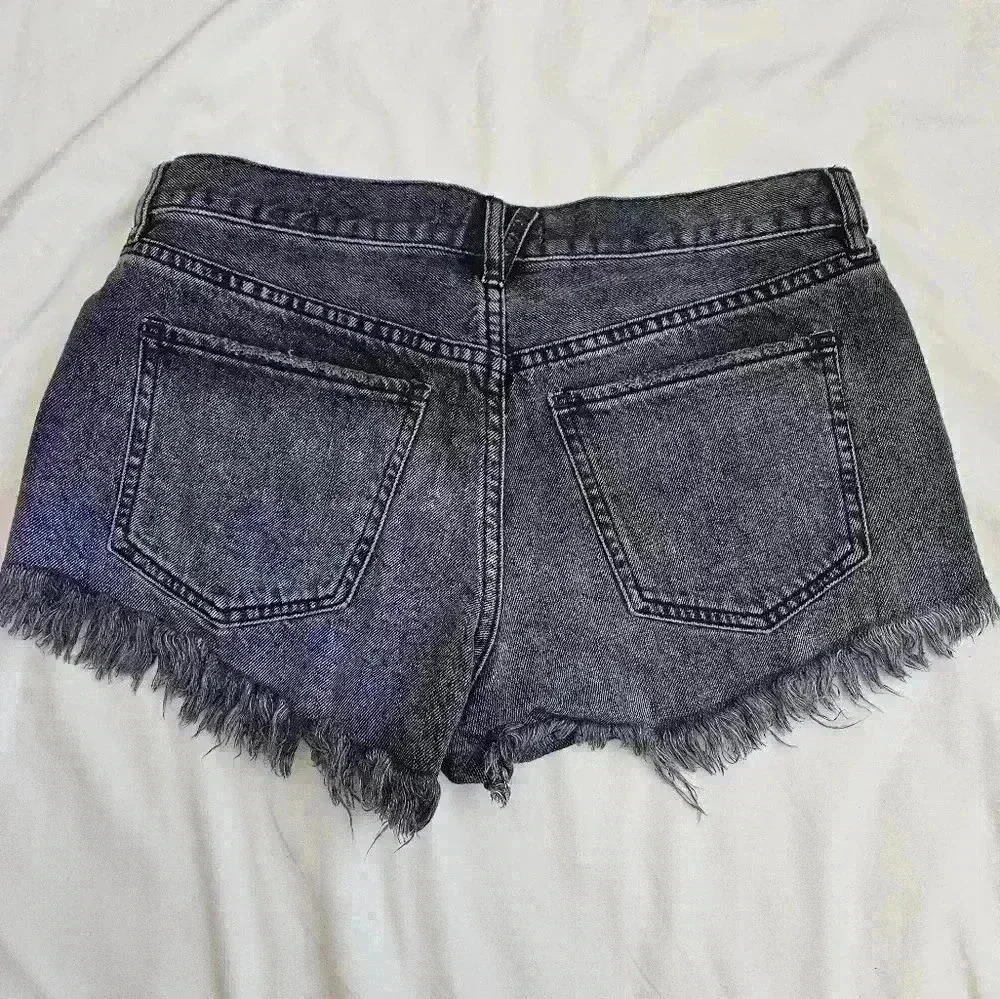 Free People We The Free Cut Off Jean Short Black Raw Hem Denim Bottoms - Picture 6 of 7